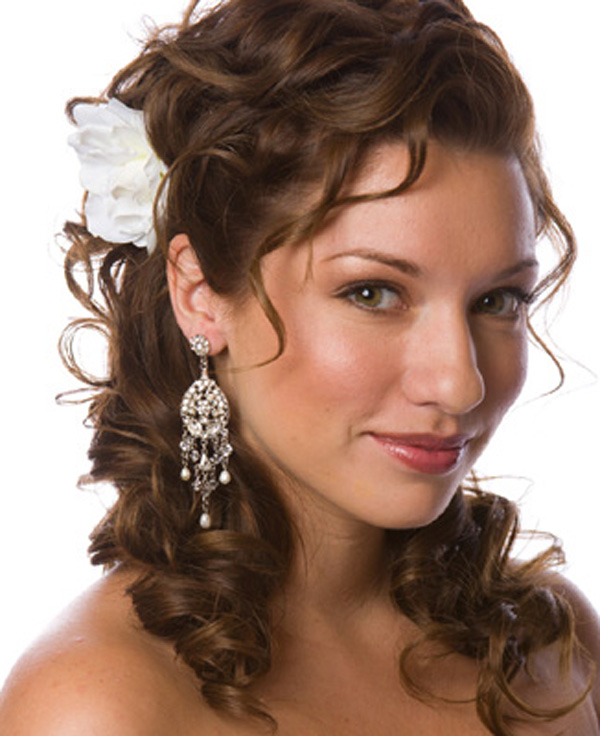 Beautiful Wedding Hairstyles for Curly Hair