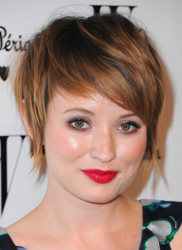 Cute Looks With Short Hairstyles For Round Faces.