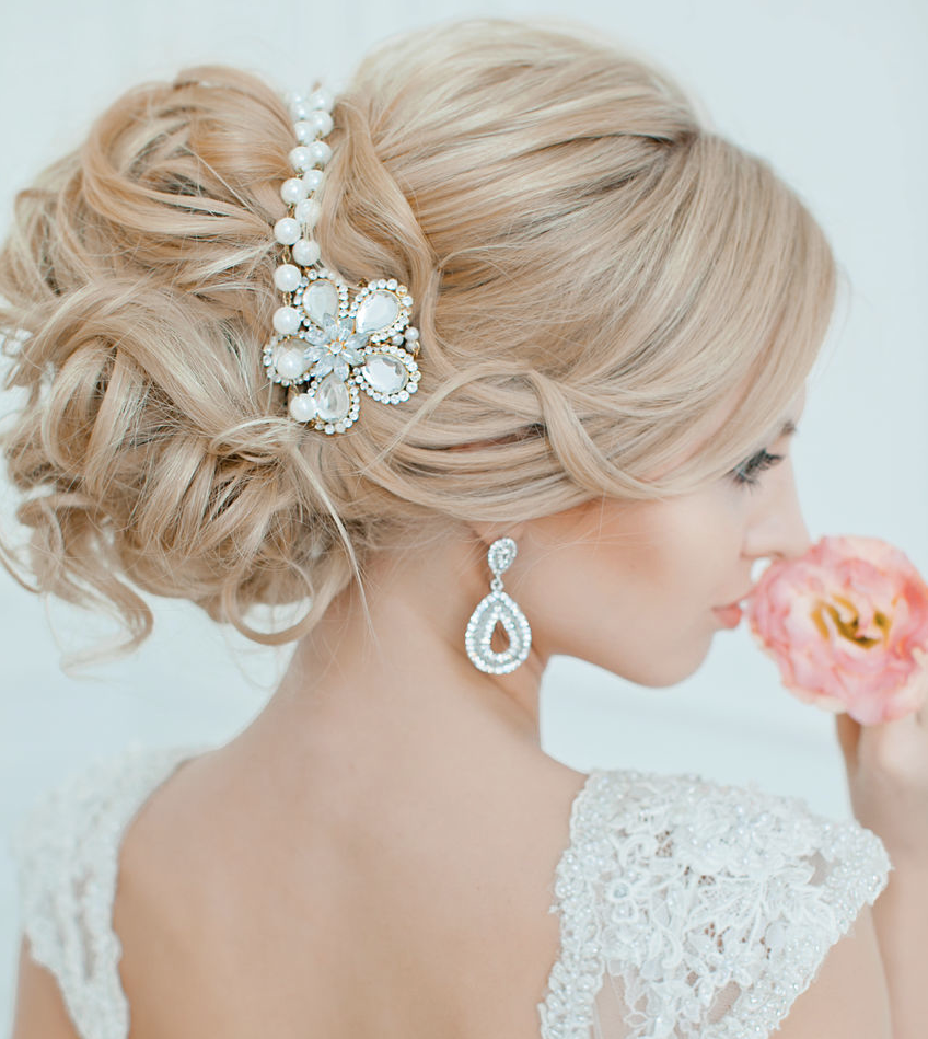 Effortlessly Chic Wedding Hairstyle