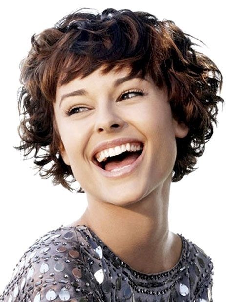 Lively Short Haircuts for Curly Hair