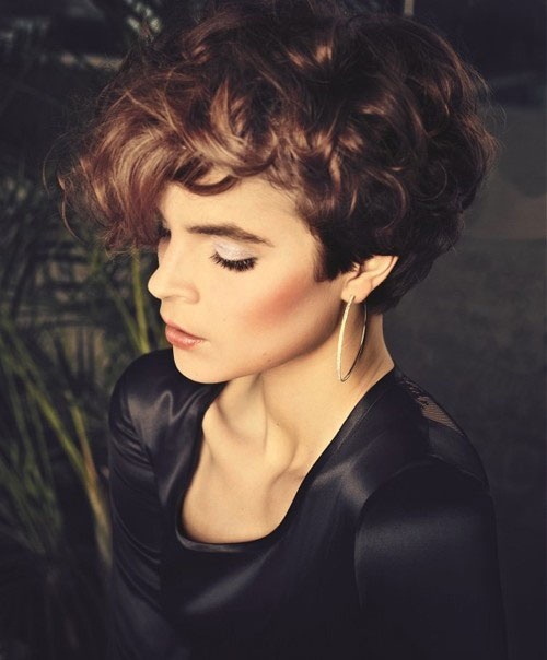 Short Curly Hairstyles for Women images