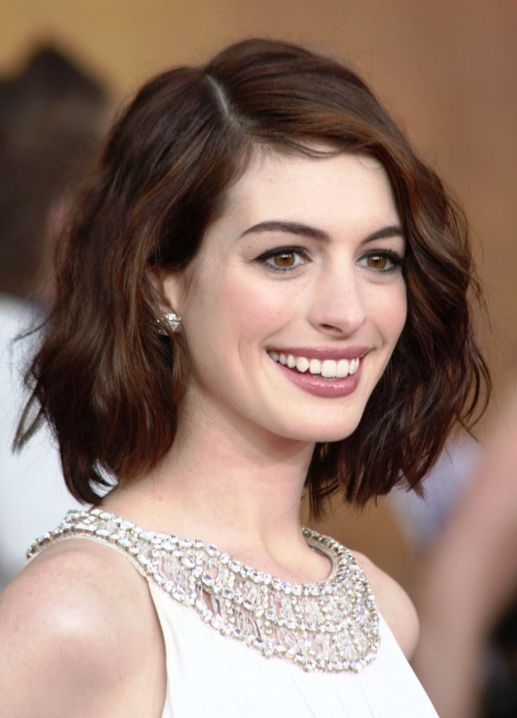 Short Hairstyles For Oval Faces Image