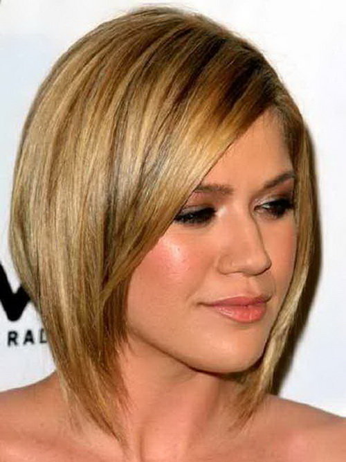 Short-Straight-Hairstyle-For-Women