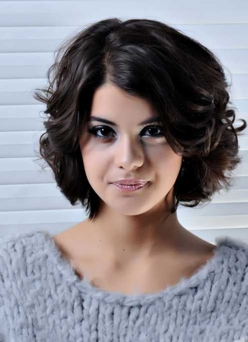Trendy Short Haircuts Hairstyles for Wavy Hair