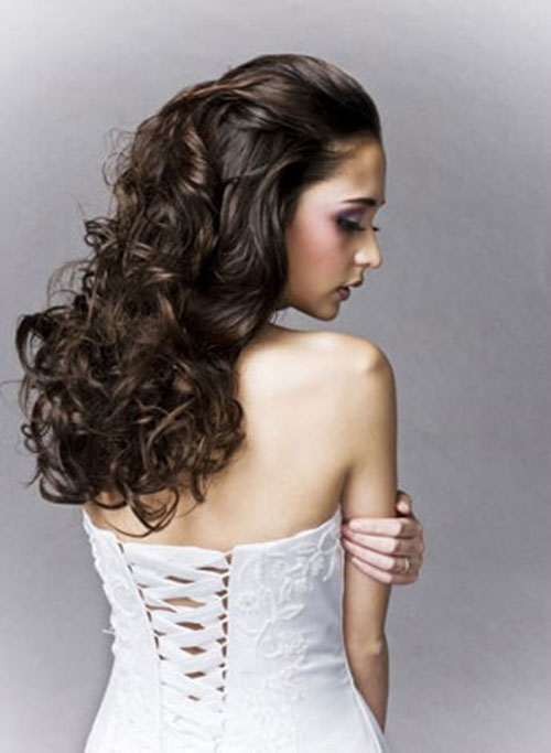 long wedding hairstyle with curls