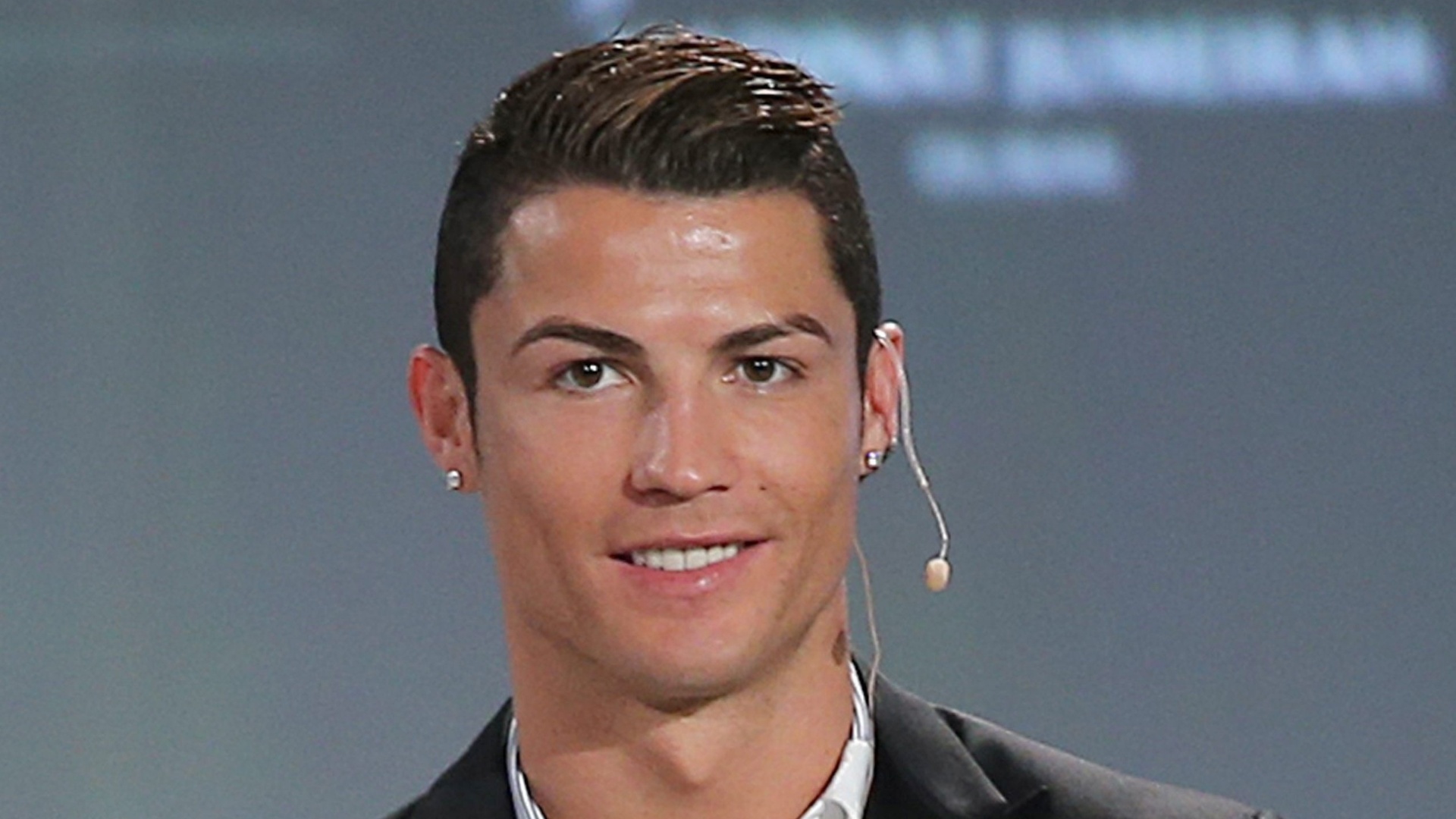 Cristiano-Ronaldo-2015-Hairstyle-Wallpaper