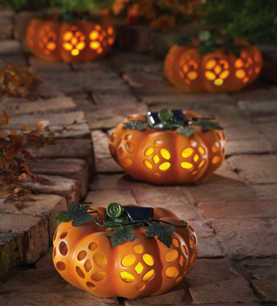 Outdoor Halloween Decorating Ideas...
