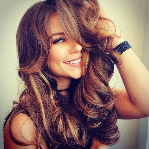 Sexy-Chocolate-Hairstyle-with-Blonde-Highlights