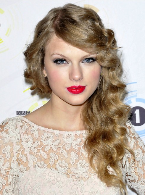 Taylor Swift Long Hairstyles