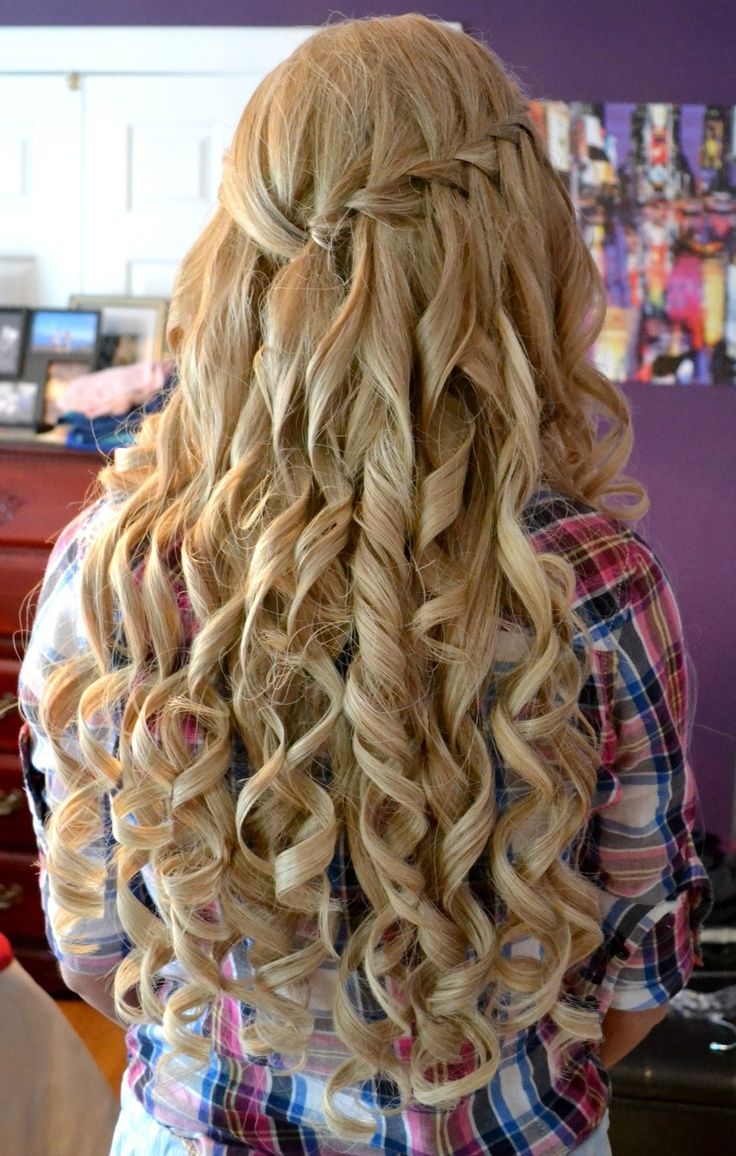 91  Curly Hairstyles For Long Hair For Party with Simple Makeup