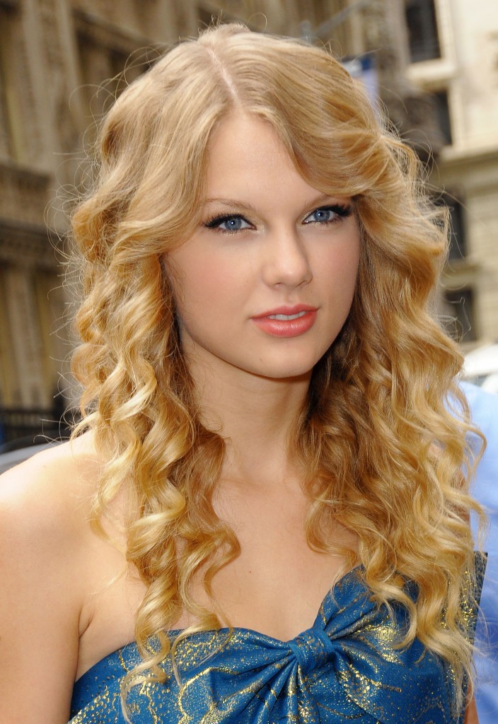 Curly Hairstyles for Weddings