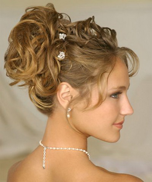 Curly-Updo-Prom-Hairstyles..
