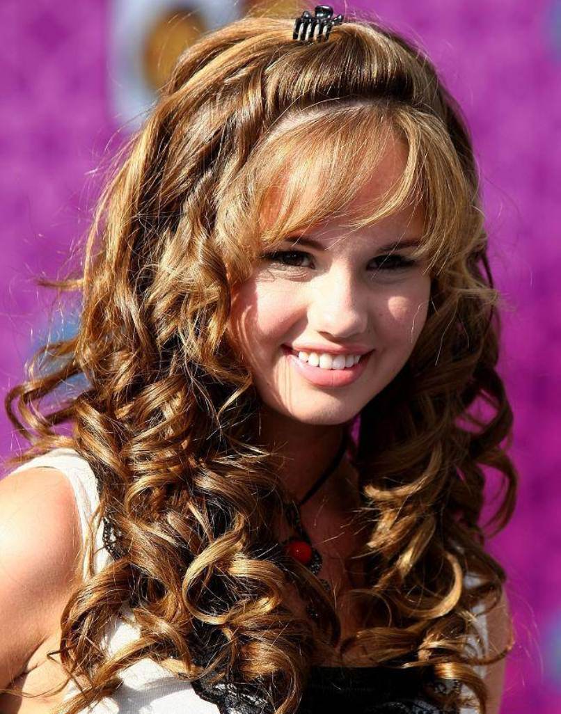 Easy-Long-curly-Hairstyle