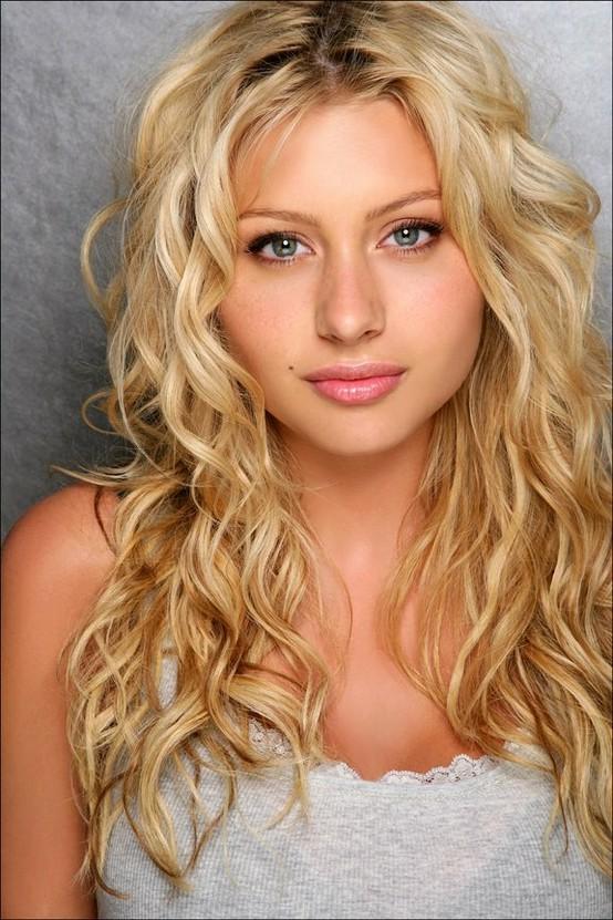 Long Blonde Curly Hair Style