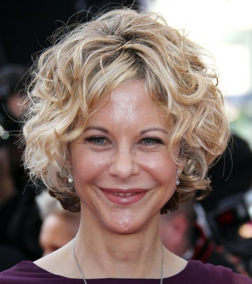 curly hairstyle for women over 40
