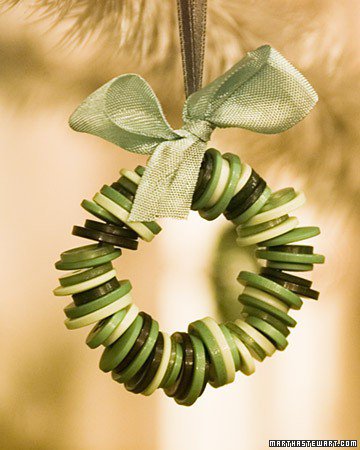 Button-Wreath-Ornaments