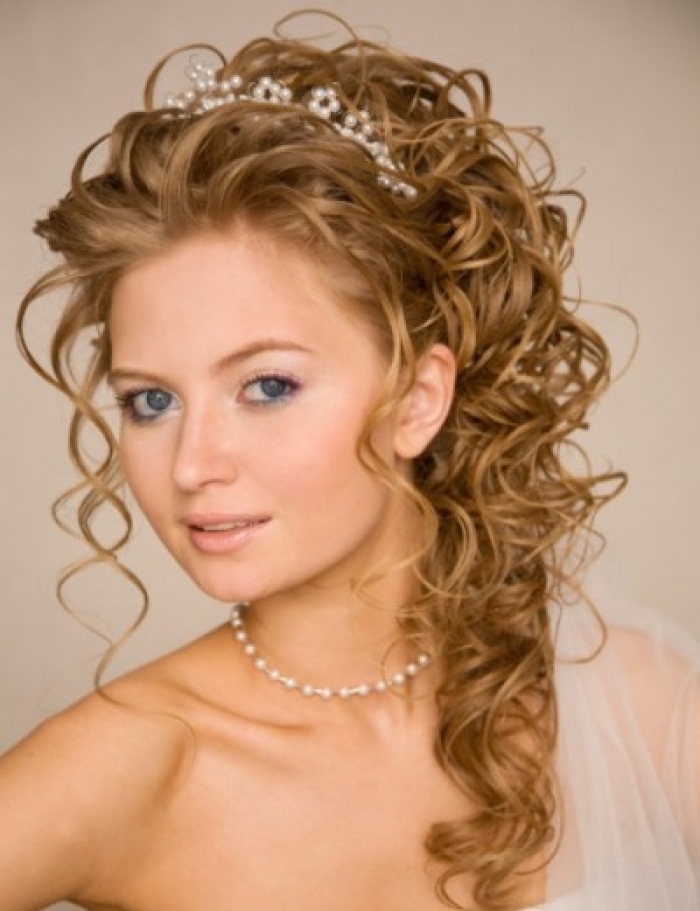Hairstyles For Girls With Curly Hair