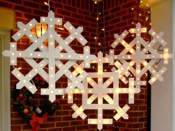 snowflakes-outdoor-christmas-decorations