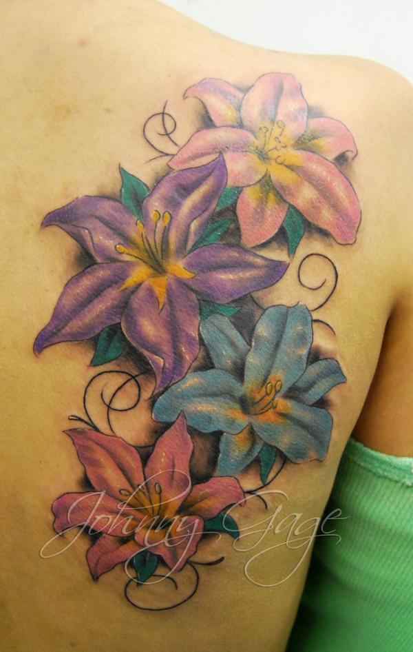 15-lilys-and-flourishes-tattoo-on-shoulder600_946