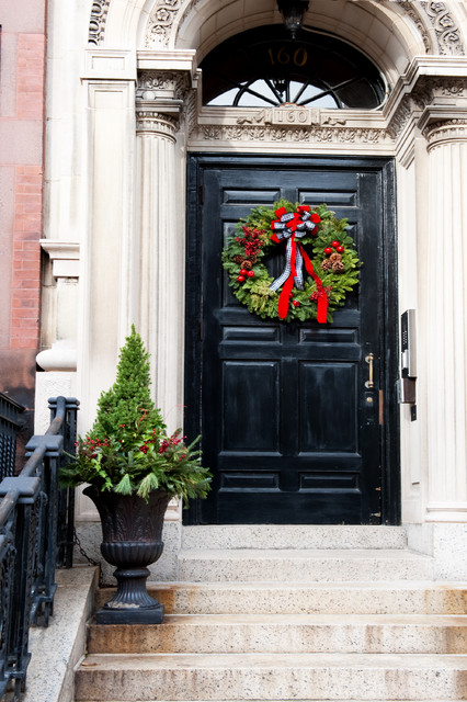 -Great-Christmas-Front-Door-Decorating-Ideas-..