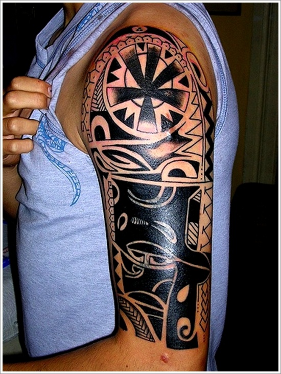 Shoulder design tattoo