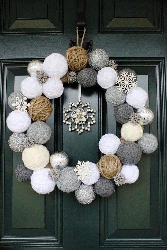 Stunning Christmas Front Door Décor Ideas