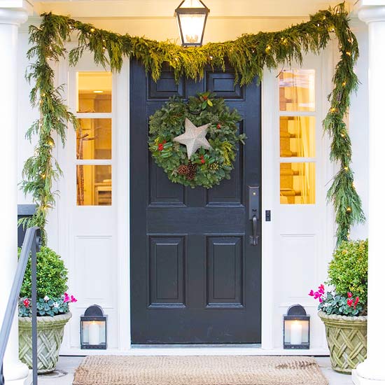 christmas-front-door-decoration-shimmering-star-wreath