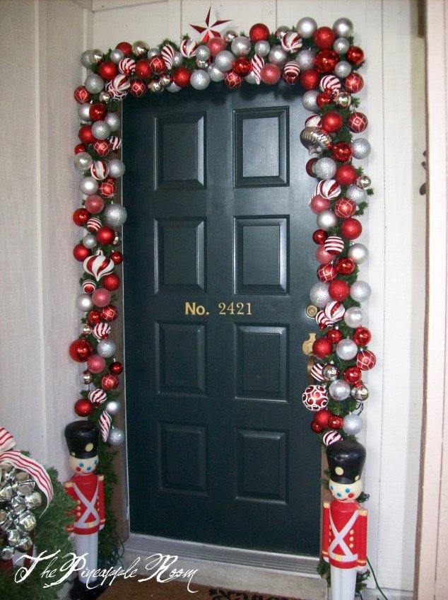 front-door-Christmas-decoration-3-634x848