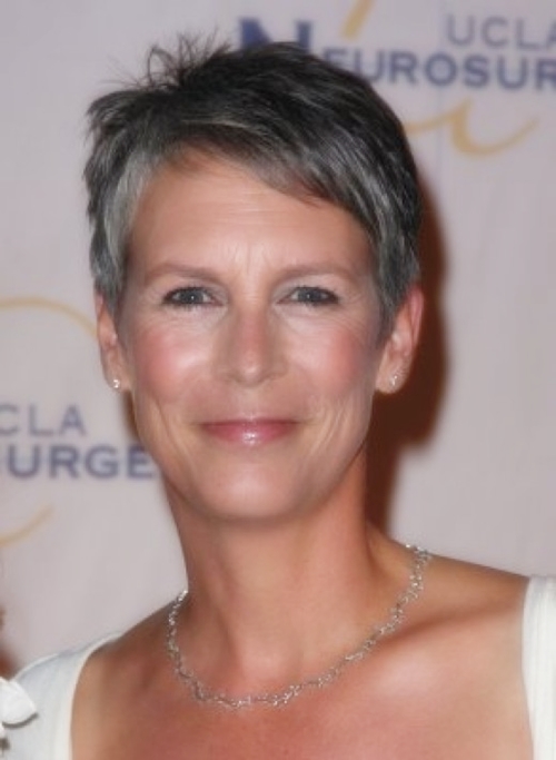 Short-Haircuts-for-Women-Over-50-With-Straight-Hair