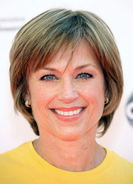 short-layered-haircuts-for-women-over-50-70-4