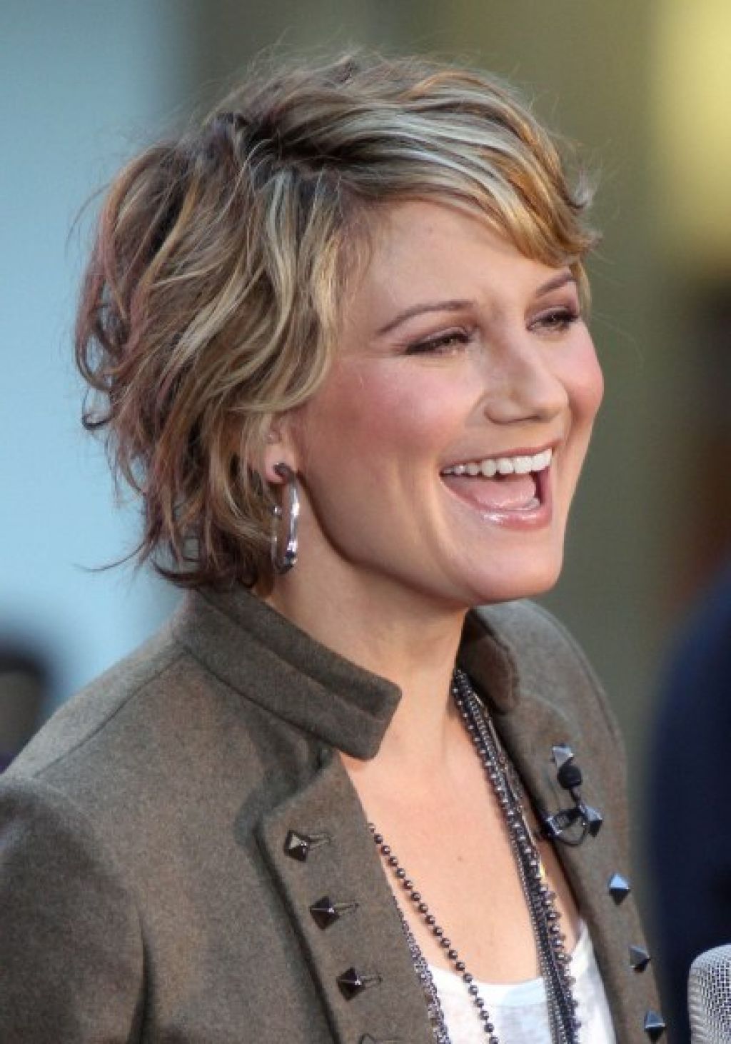 short-layered-hairstyles-for-women-over-50-