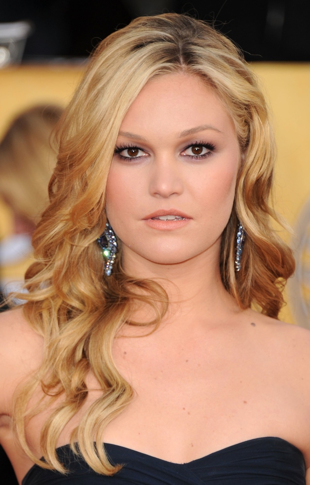 LOS ANGELES, CA - JANUARY 30: Actress Julia Stiles arrives at the 17th Annual Screen Actors Guild Awards held at The Shrine Auditorium on January 30, 2011 in Los Angeles, California. (Photo by Jason Merritt/Getty Images)