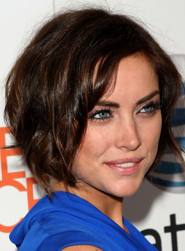 Short And Medium Length Hairstyles For Women