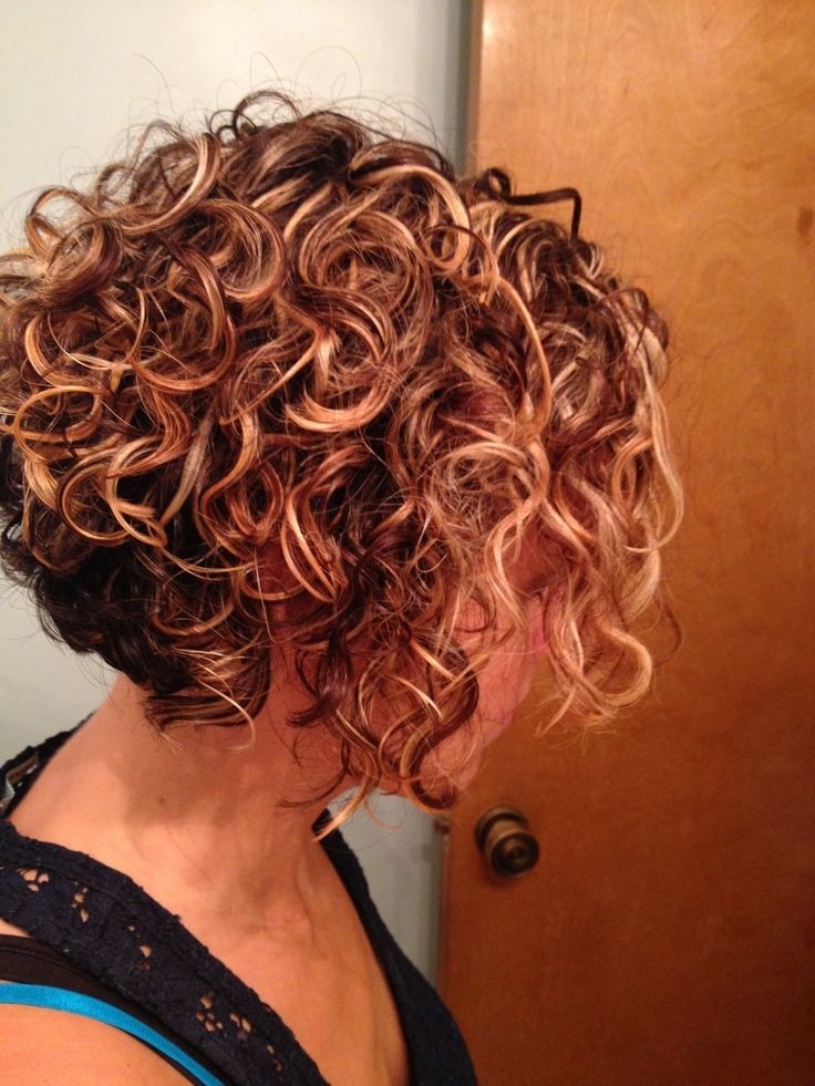 Short Hairstyles for Curly Hair for Women