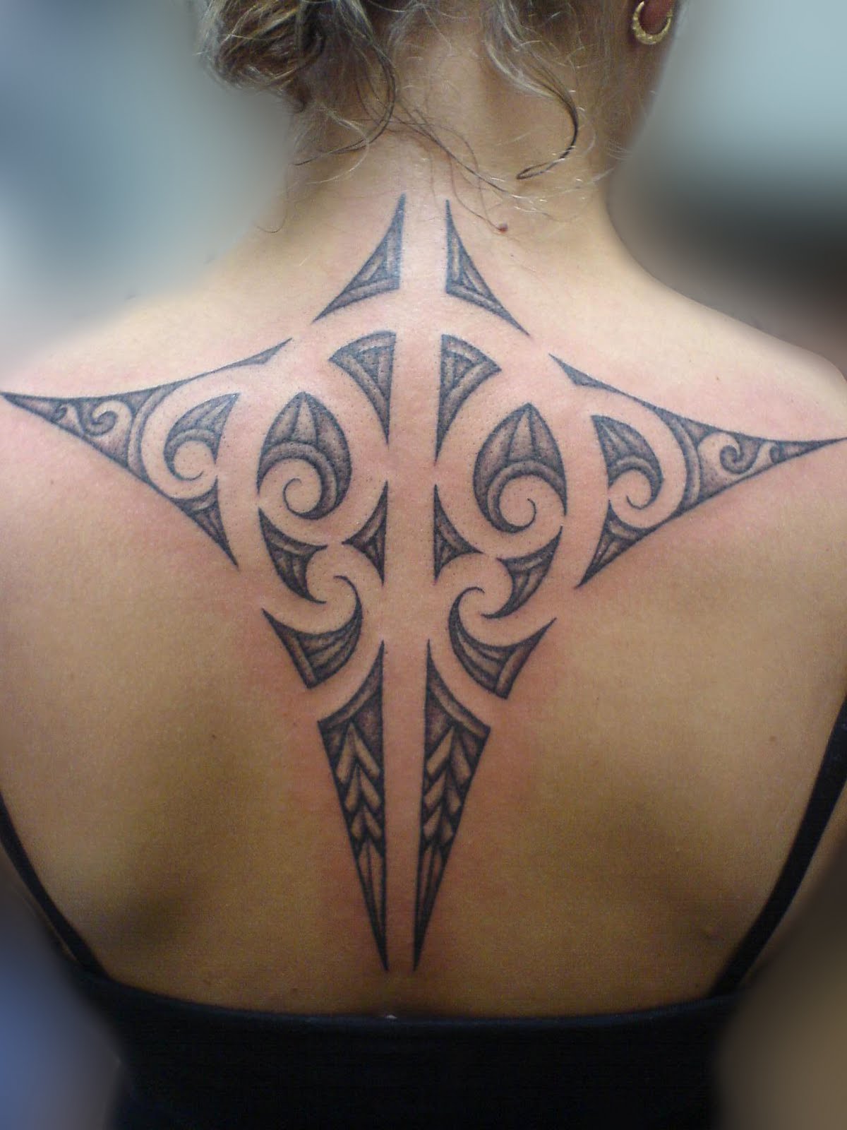 Maori-Tattoo-Design-on-Back-for-Girls-