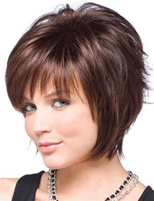 Short Asymmetric Hairstyle For Round Faces