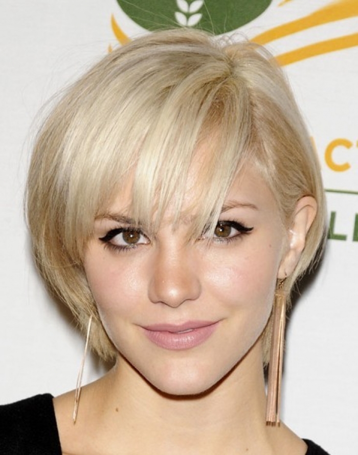 Short Hairstyles for Women with Fine hair.