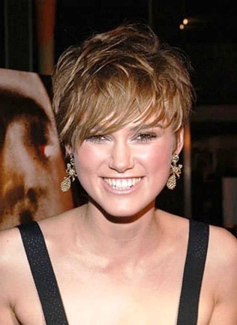 Short Hairstyles for Women with Round Face