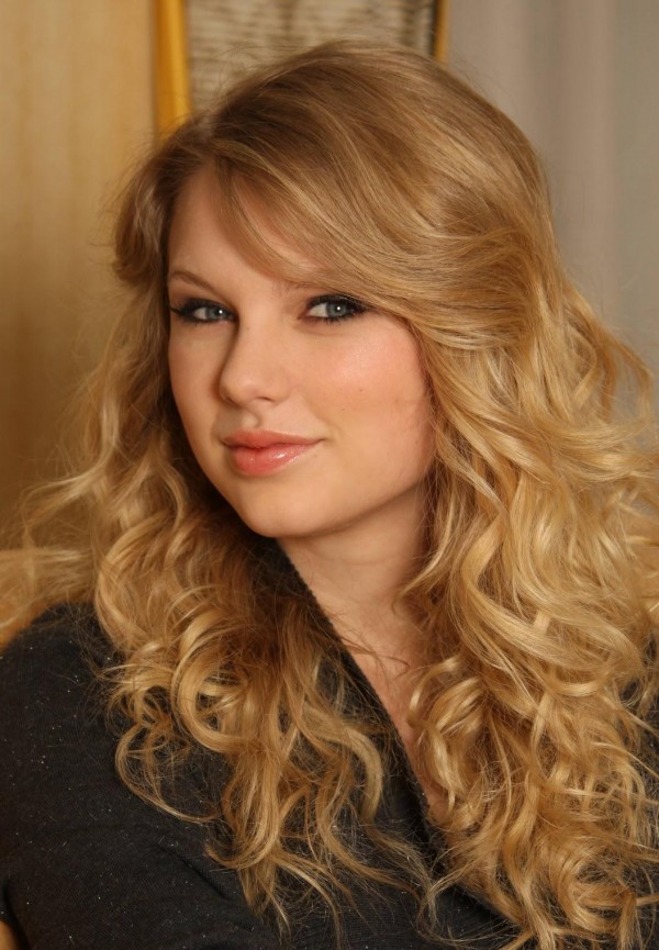 Taylor Swift Hairstyles for Prom