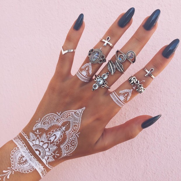 White Henna-Inspired Temporary Tattoos Are Gorgeous