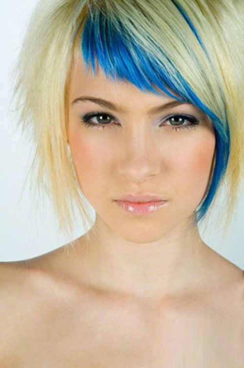 Short Hairstyles for Oval Face with Funky Style