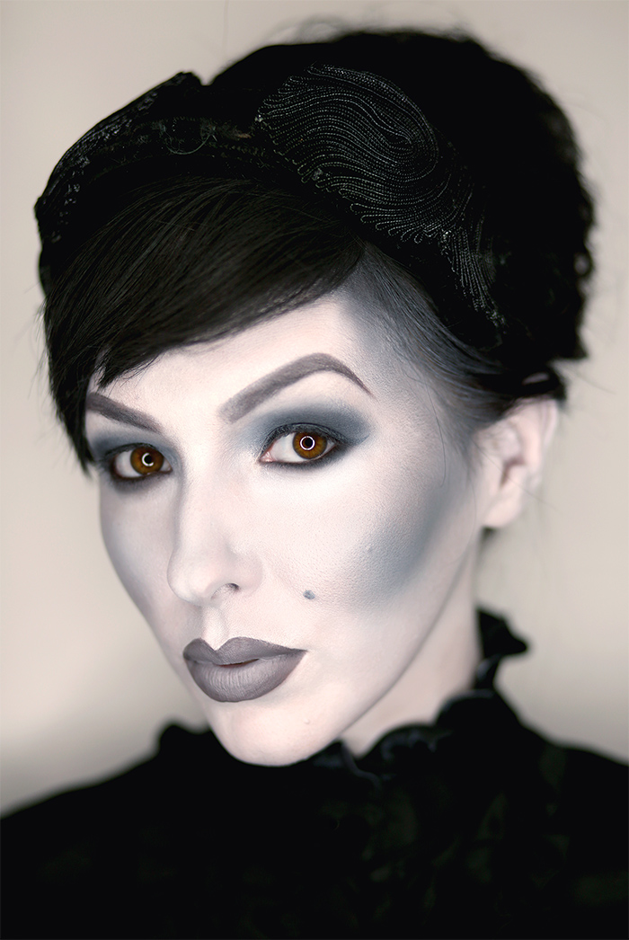 halloween makeup black and white