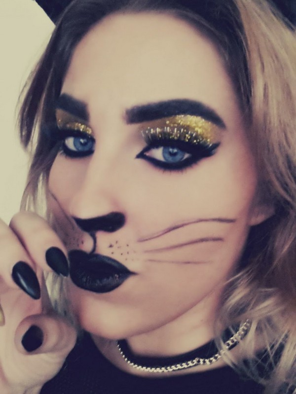 Halloween Cat Eye Makeup...