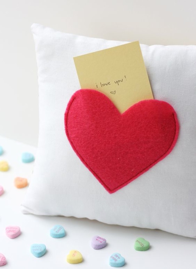 4-diy-love-note-pillow