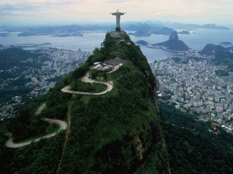 4 of the Most Beautiful Hikes in Rio de Janeiro