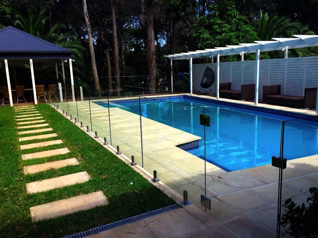 What Every Parent Needs To Know About Glass Pool Fencing And Gates 